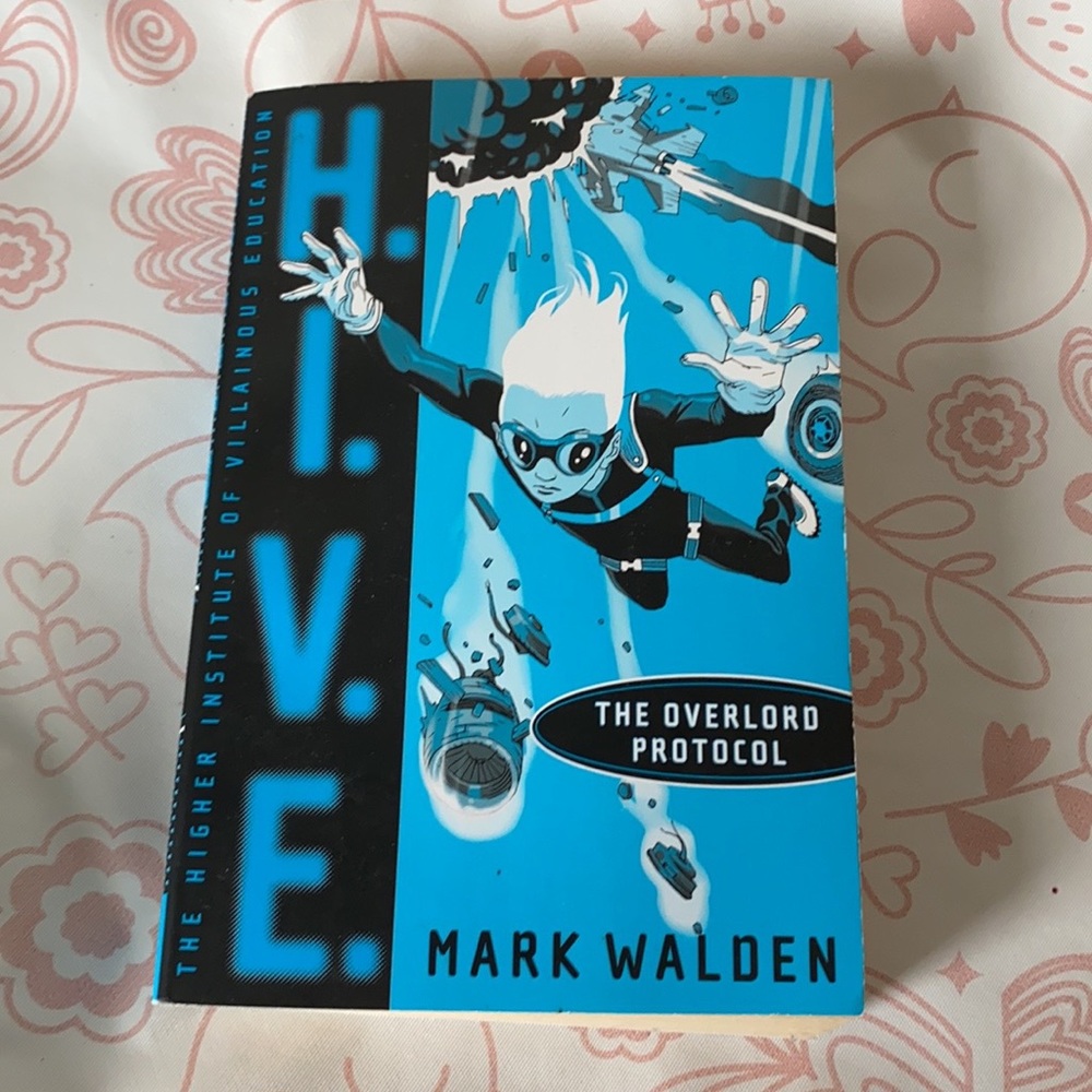 💟$5 sale 💟  H.I.V.E. (The Higher Institute of Villainous Education)  Book